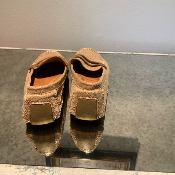 Gentle Souls Tan Loafers. - Picture 3 of 6